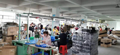 四個月登頂淘寶特價版，誰將接棒美的與格力？